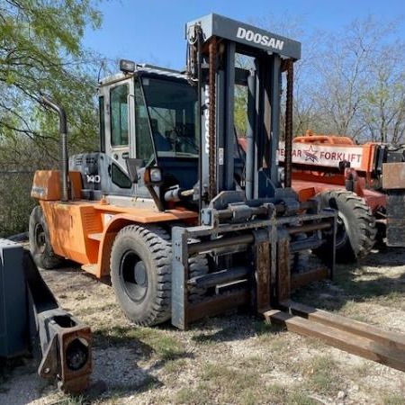 2016 Doosan D140S-7 Pneumatic Tire Forklift