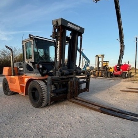 2016 Doosan D140S-7 Pneumatic Tire Forklift