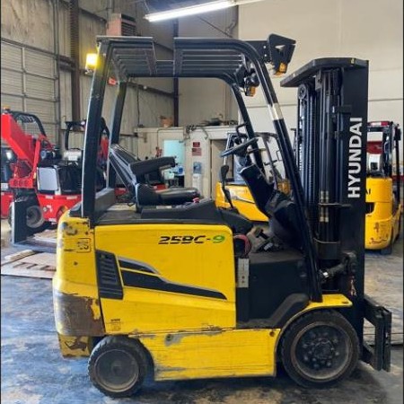 2017 Hyundai 25BC-9 Electric Forklift