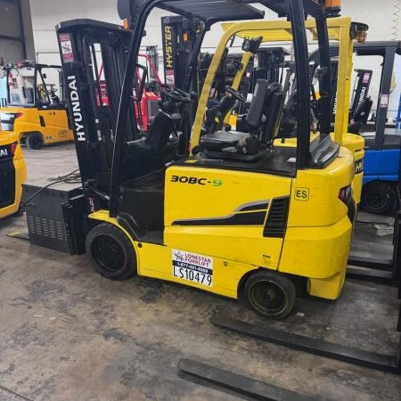 2017 Hyundai 30BC-9 Electric Forklift