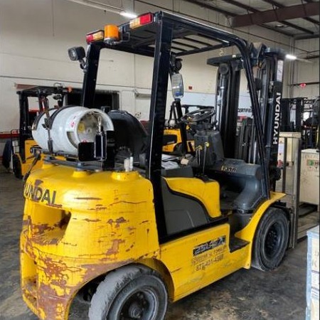 2018 Hyundai 25L-7A Pneumatic Tire Forklift