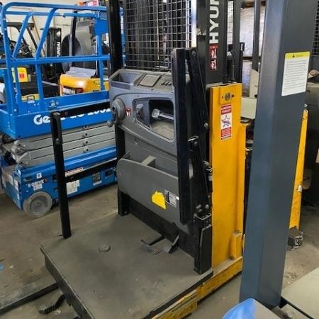 2018 Hyundai 13BOP-7 Narrow Aisle Forklift