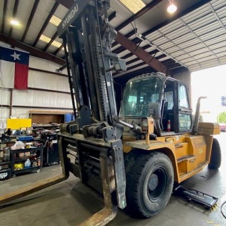 2019 Hyundai 160D-9 Pneumatic Tire Forklift