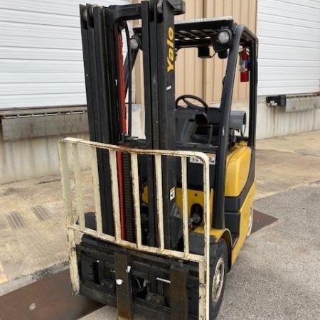 2011 Yale GLP030 Pneumatic Tire Forklift