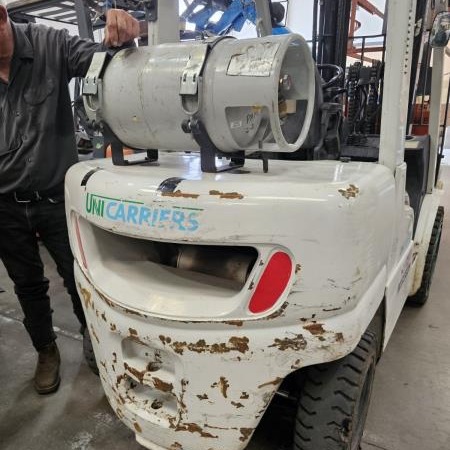 2017 UNICARRIERS MUG1F2A30 Pneumatic Tire Forklift