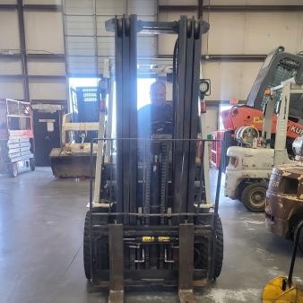 2017 UNICARRIERS MUG1F2A30 Pneumatic Tire Forklift