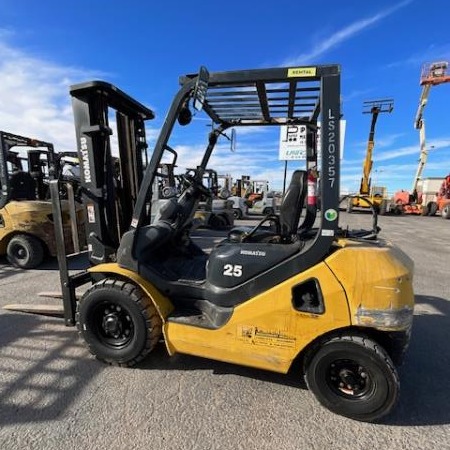 2014 Komatsu FG25T-16 Pneumatic Tire Forklift