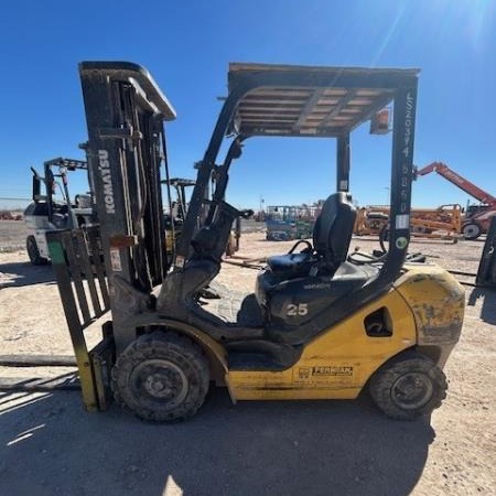 2016 Komatsu FG25T-16 Pneumatic Tire Forklift