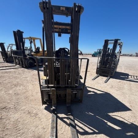 2016 Komatsu FG25T-16 Pneumatic Tire Forklift