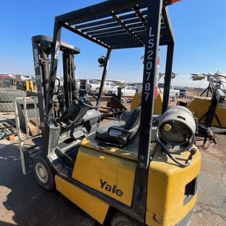 2005 Yale GLP030 Pneumatic Tire Forklift
