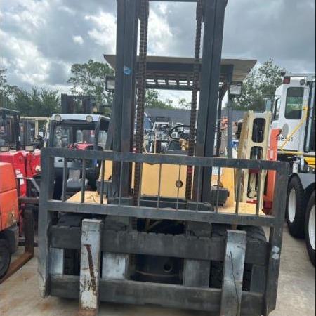 1900 TCM FD70-2 Pneumatic Tire Forklift