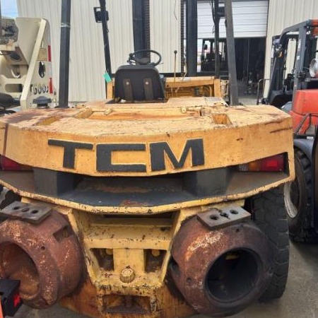 1900 TCM FD70-2 Pneumatic Tire Forklift