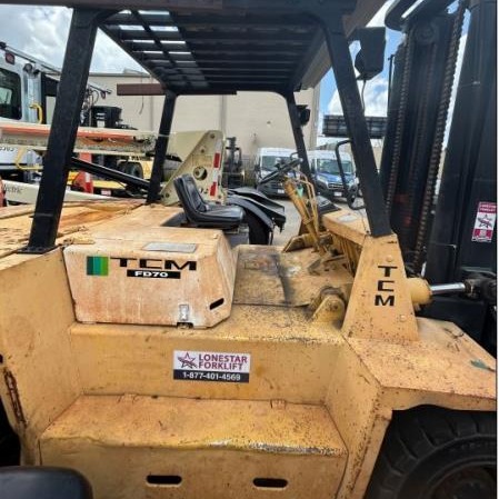 1900 TCM FD70-2 Pneumatic Tire Forklift