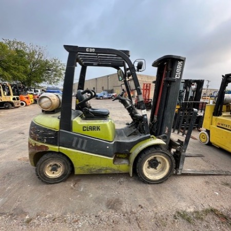 2000 Clark C30L Pneumatic Tire Forklift