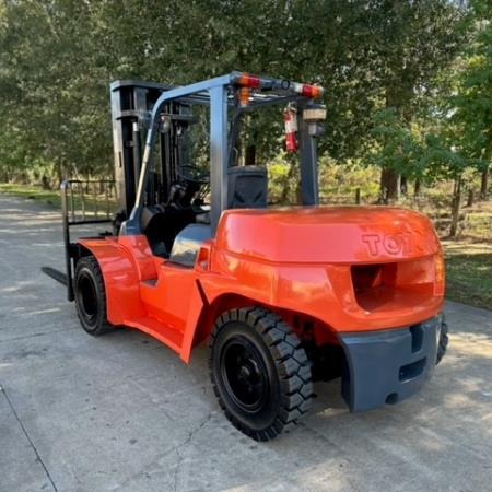 2013 Toyota 7FDU70 Pneumatic Tire Forklift