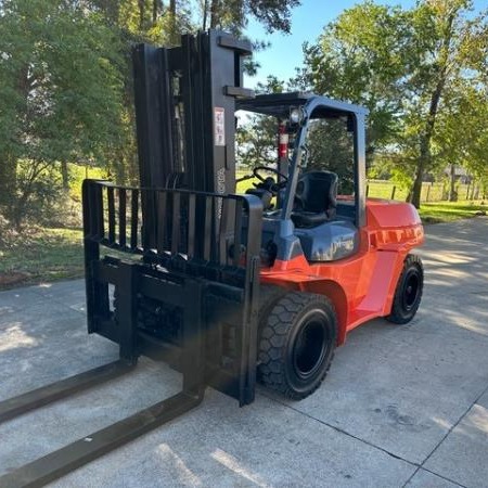 2013 Toyota 7FDU70 Pneumatic Tire Forklift
