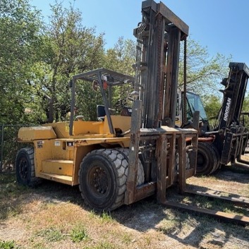 1998 CAT DP150 Pneumatic Tire Forklift