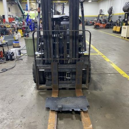 2004 Nissan MUG1F2A30LV Pneumatic Tire Forklift