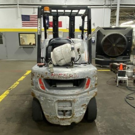 2004 Nissan MUG1F2A30LV Pneumatic Tire Forklift