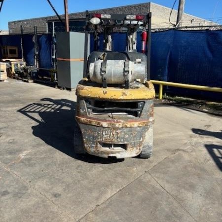2004 CAT P6500 Pneumatic Tire Forklift