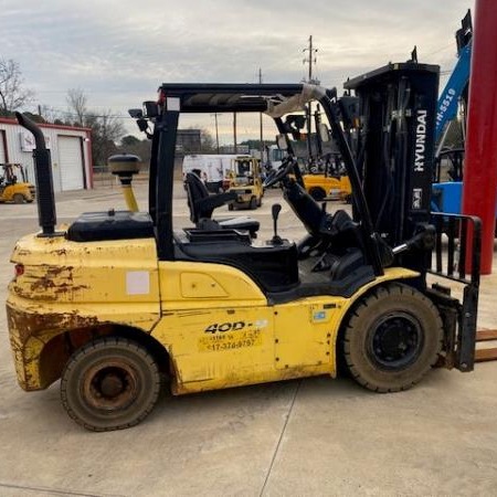 2017 Hyundai 40D-9 Pneumatic Tire Forklift