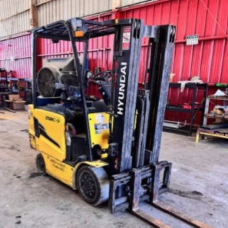2017 Hyundai 25BC-9 Electric Forklift