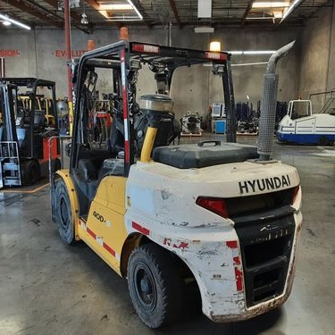 2016 Hyundai 40D-9 Pneumatic Tire Forklift