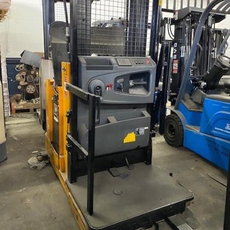 2018 Hyundai 13BOP-7 Narrow Aisle Forklift