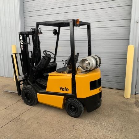 2002 Yale GLP030 Pneumatic Tire Forklift