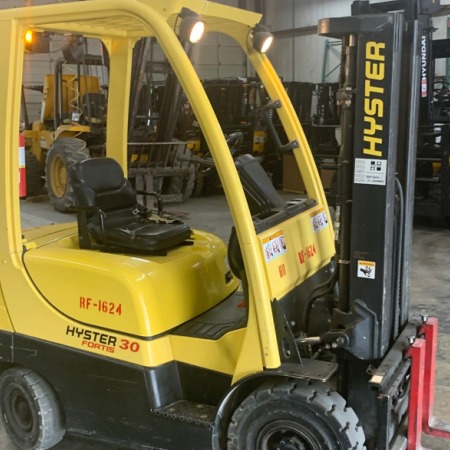 2008 Hyster H30FT Pneumatic Tire Forklift