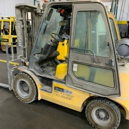 2015 Hyundai 30L-7A Pneumatic Tire Forklift