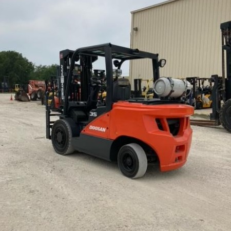 2020 Doosan G35S-7 Pneumatic Tire Forklift