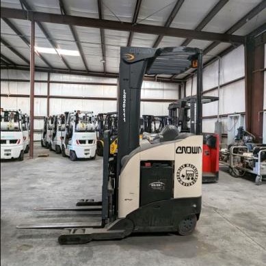 2005 Crown RR5220-35 Narrow Aisle Forklift