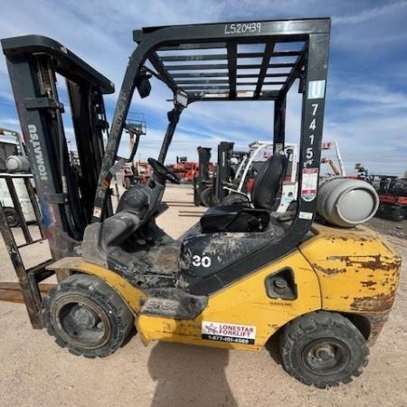 2015 Komatsu FG30HT-16 Pneumatic Tire Forklift