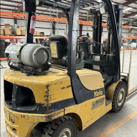 2011 Yale GLP050 Pneumatic Tire Forklift