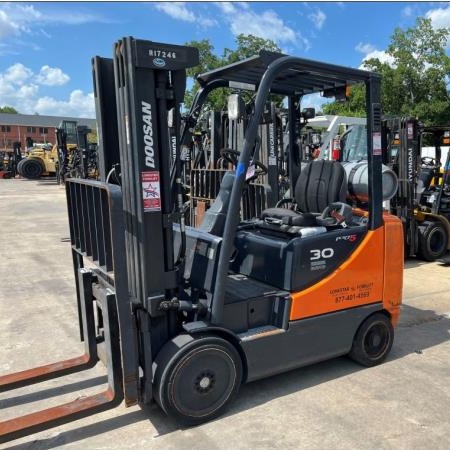 2008 Doosan G70S-5 Pneumatic Tire Forklift