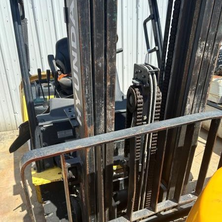 2016 Hyundai 25D-9 Pneumatic Tire Forklift